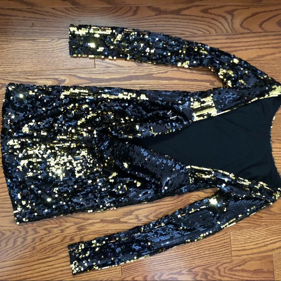 Black and gold sequin backless dress - Picture 3 of 5